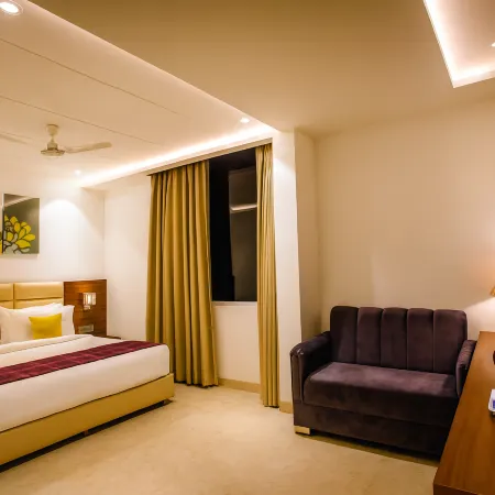HOTEL TEN SQUARE - 5 Minutes from The Taj Mahal