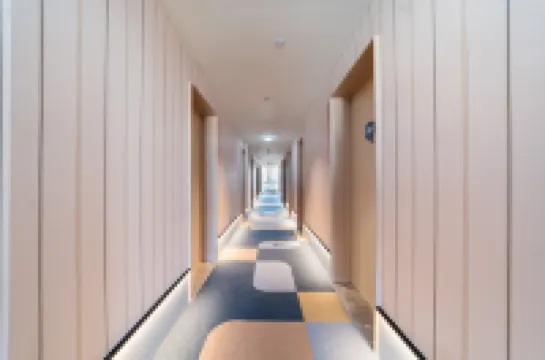 HanTing Hotel (Shangrao Wannian Runfeng Plaza)