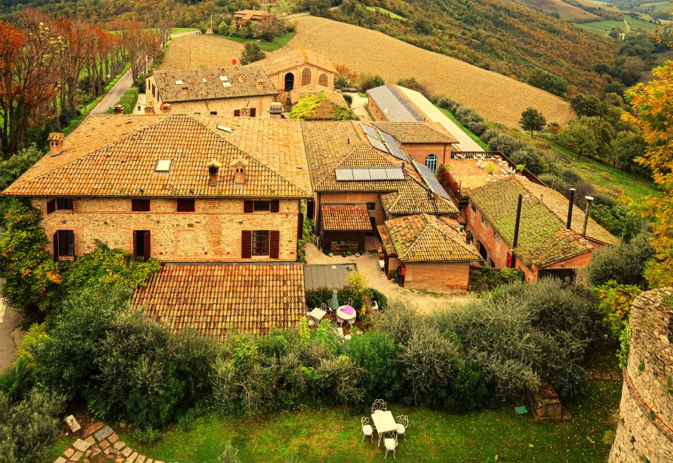Antico Borgo Di Tabiano Castello - Relais de Charme - Housity