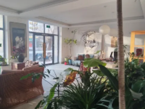 卓資山下輕居民宿