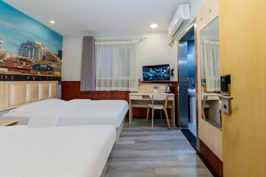 Super 8 Hotel (Beijing Metro Station)