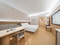 Full Season Hotel (Xinxiang Economic Development Zone Pingyuan Lake Park Branch) Hotels in Yanjin