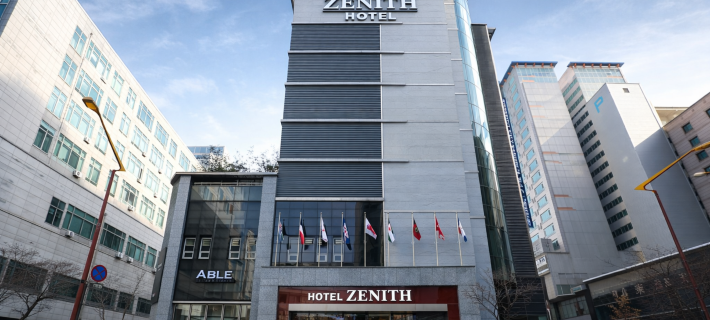เซนิธ โฮเทล โรงแรมในพูช็อน-ชี