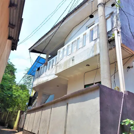 Guesthouse Maura Hotels in Depok City