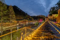 โรงแรมวิวทิวทัศน์หยุนลู่ เฟิ่งหวง (เมืองโบราณเฟิ่งหวง) - พร้อมอาหารเช้า