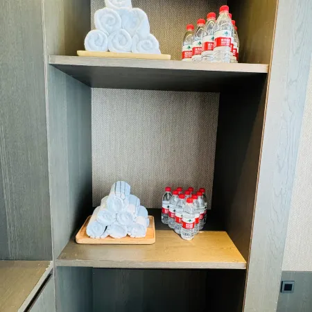 Yili  Xinyuan Renjoy Hotel（Newly Opened Food Plaza Shop）