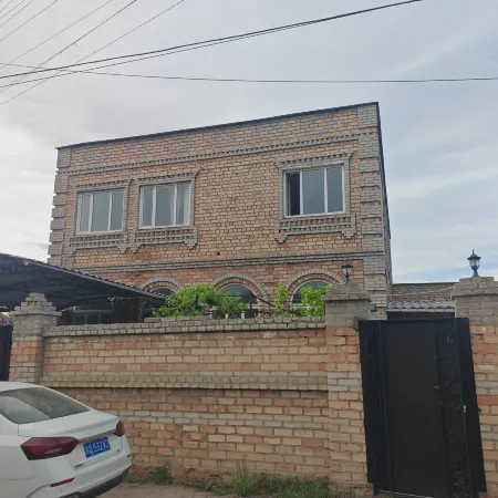 Huayue Hotel & B&B