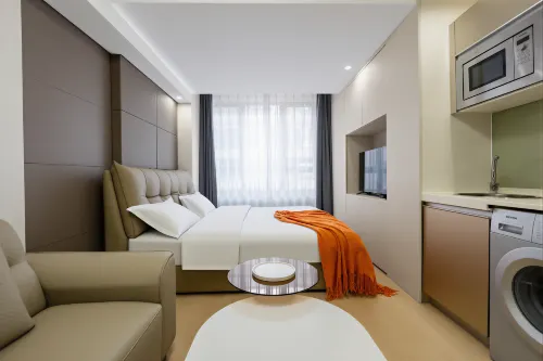 Qinghe B& B ( Beijing Sanlitun Taikooli Store )