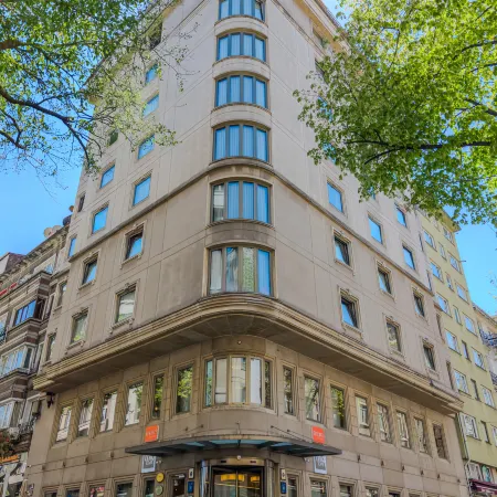 Midtown Hotel Отели рядом с достопримечательностью «Дворец Долмабахче»