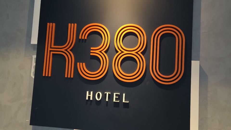K380
