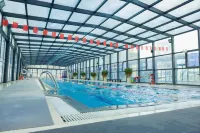 Vienna International Hotel - Pools