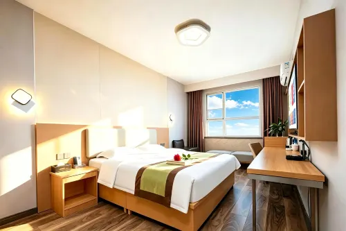 Golf Green 19 Hotel (Nanyang Railway Station Branch)
