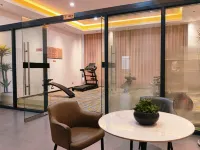 Pushu Four Seasons Hotel (Anshun Huangguoshu Avenue East Bus Station) - Træningscentre