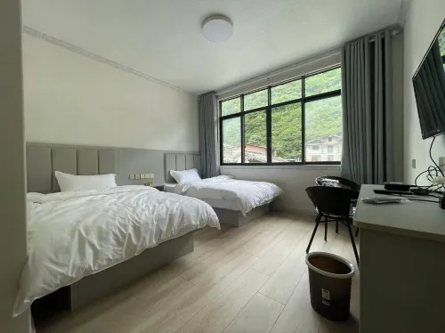 Baoxing Shaojun Homestay - เปิดใหม่