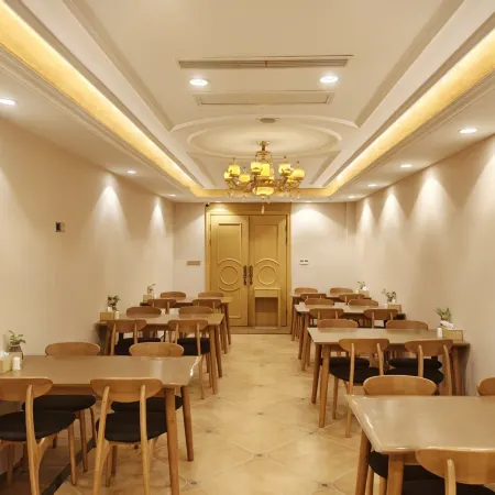 Vienna 3 Best Hotel (Xinyi Beijing Road High-speed Railway Station Store)