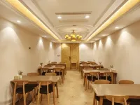 Vienna 3 Best Hotel (Xinyi Beijing Road High-speed Railway Station Store)