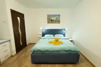 Turquoise Studio Nerva Traian - Apartments