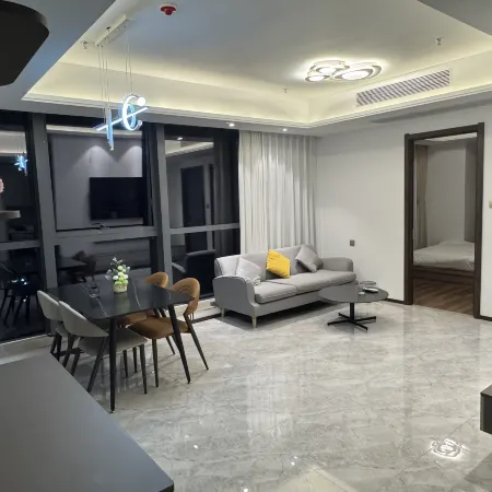 Qian Homestay (Conference Center Subway Station Donggang Music Fountain Square)