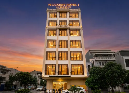 79 LUXURY HOTEL I - parking