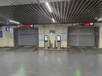 如家飯店·neo（臨夏中心廣場店） - 停車場