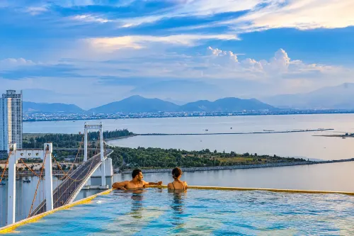Gold Dream View Da Nang - Beach