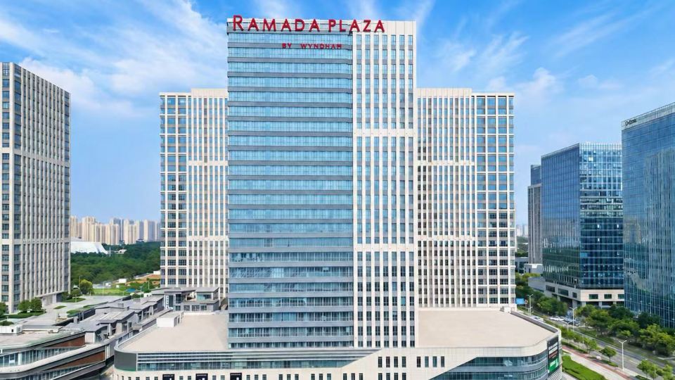 Ramada Plaza by Wyndham Jinan West Railway Station