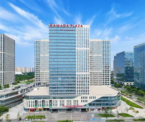 Ramada Plaza by Wyndham Jinan West Railway Station - 5 ดาว