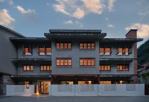Levan Hotel,Guangwu Mountain - con vista montagne