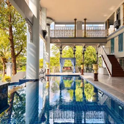 At Pingnakorn Huaykaew Hotels near Chang Phueak