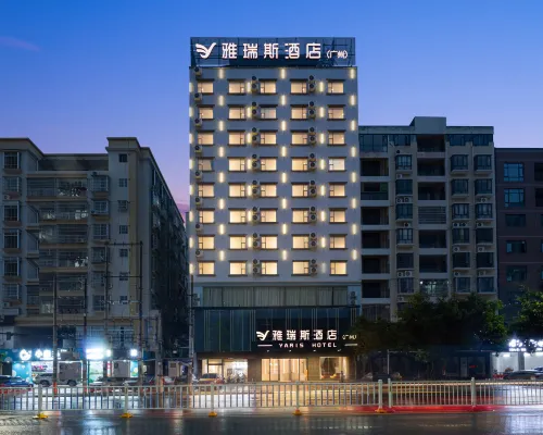 Yarris Hotel