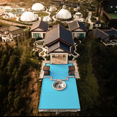Yuncong Duohua Hot Spring Resort Center
