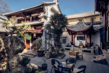 Shaxi Aoding Courtyard Отели рядом с достопримечательностью «Nanguzong Alley»