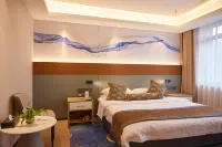 Chengshan Friendship Hotel Отели рядом с достопримечательностью «Чжэнхуа Торговый Билдинг»