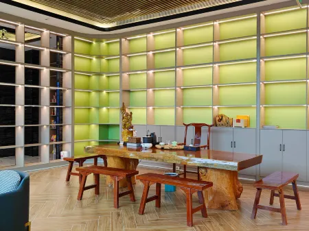 shengwen hotel Отели рядом с достопримечательностью «Manxianlin Thousand-Lion Mountain»