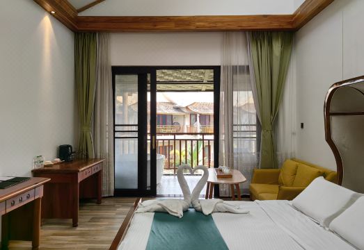 LARNG YAY Riverview Resort Hotel