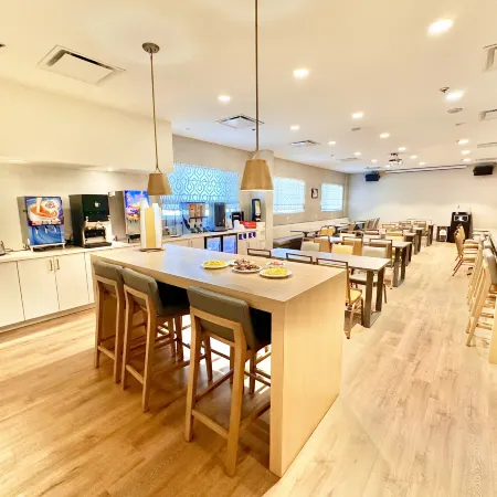 Lincoln Hotel Monterey Park Los Angeles Отели рядом с достопримечательностью «Монтерей Парк Рекреэйшен»