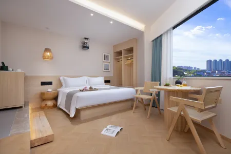 No Sound Hotel