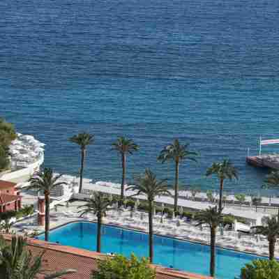 Monte-Carlo Beach Hotel Exterior