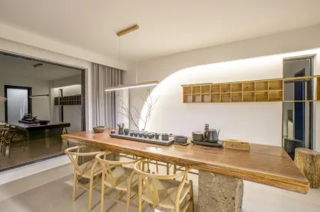 The Laizhiye Luxury Mountain View Leisure Holiday Meisu (Xianju Yong'anxi Drifting Store) Отели рядом с достопримечательностью «Yongan River Drifting»