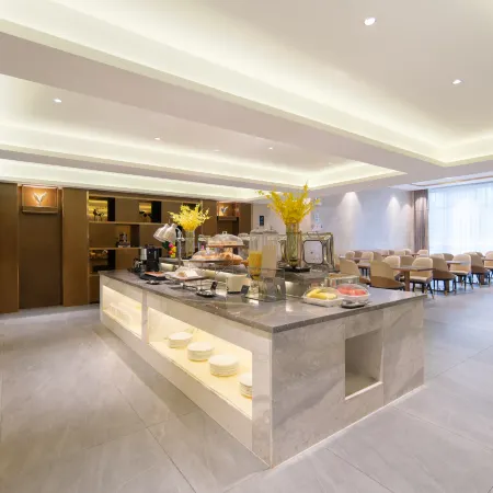 Rezen Yunman Hotel Отели рядом с достопримечательностью «Жухайский конный корт»