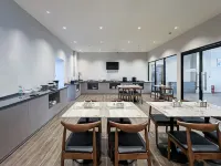 Ease Hotel (Linzhang Jian'an Road) Hotels in Linzhang