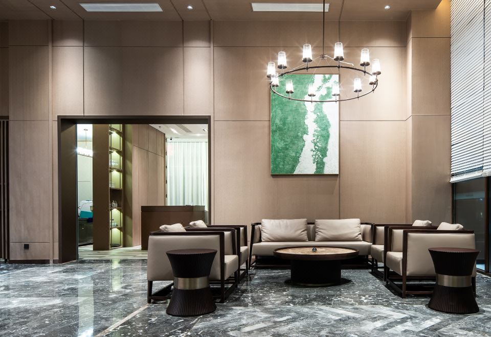 Days Hotel by Wyndham Beihai HaichengHotel Overview