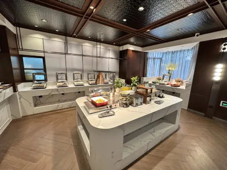 Xiangyang Hotel Shangqin Boutique Hotel Jing'an Temple Subway Station Branch) Отели рядом с достопримечательностью «Shanghai Normal University Stadium (Xuezheng Road)»