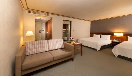 Guide Hotel Hsinchu Zhongyang Отели рядом с достопримечательностью «Nanliao Port»