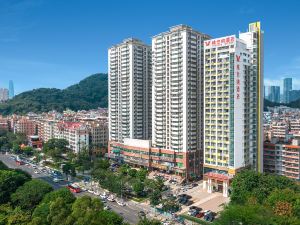 Vienna Hotel (Shenzhen Luohuo Aiguo Road)