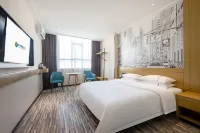 Manfeng Hotel (Zhanjiang Wuchuan Aoyuan Plaza)