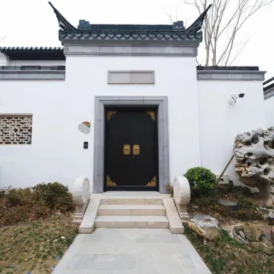 Serene Lotus Waterfront Retreat (Jiangnan Boutique Homestay in Shanghai Zhujiajiao Ancient Town) Hôtels à proximité de : Parc à thème Oriental Land