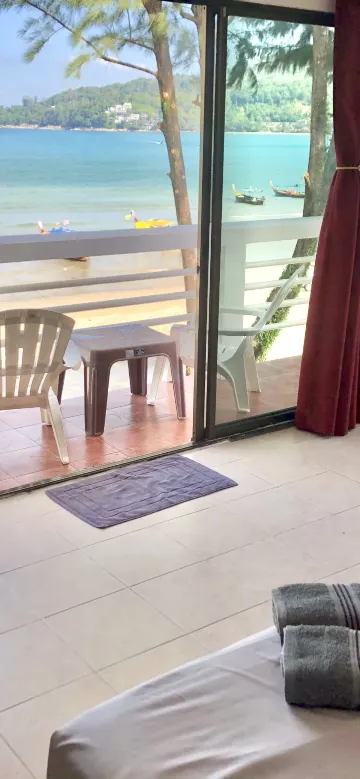 ห้องดีลักซ์พร้อมวิวทะเล 1 เตียงคู่