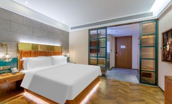 James Joyce Coffetel Hotel (Shijiazhuang Xingtang Longzhou Park)