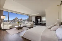 Shangri-la Danaman |Moonlight City View· Designer Oxygen Rich View (Dukezong Ancient City Store)